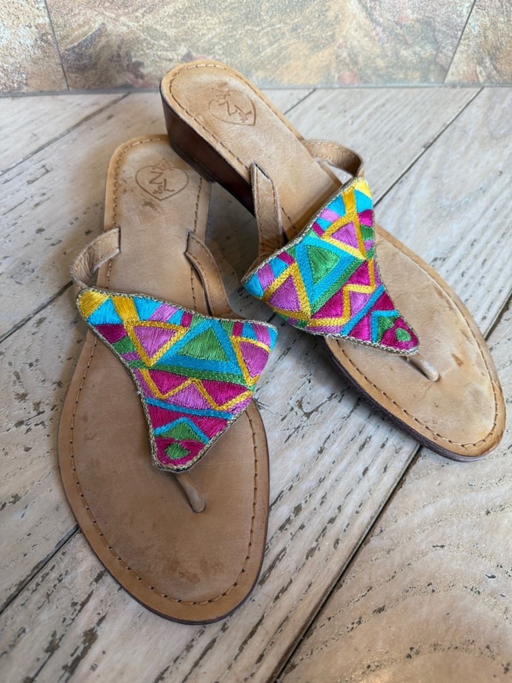 Anthropologie Z&L Boho Embroidered multicolor Leather Thong Sandals - size 39